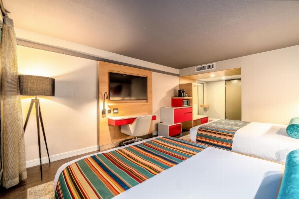 Century Park Hotel LA image 5